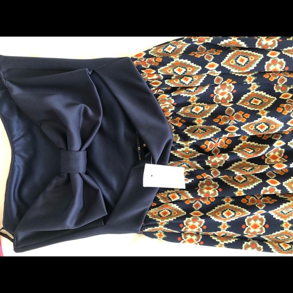 Dress - Picture 3 of 4